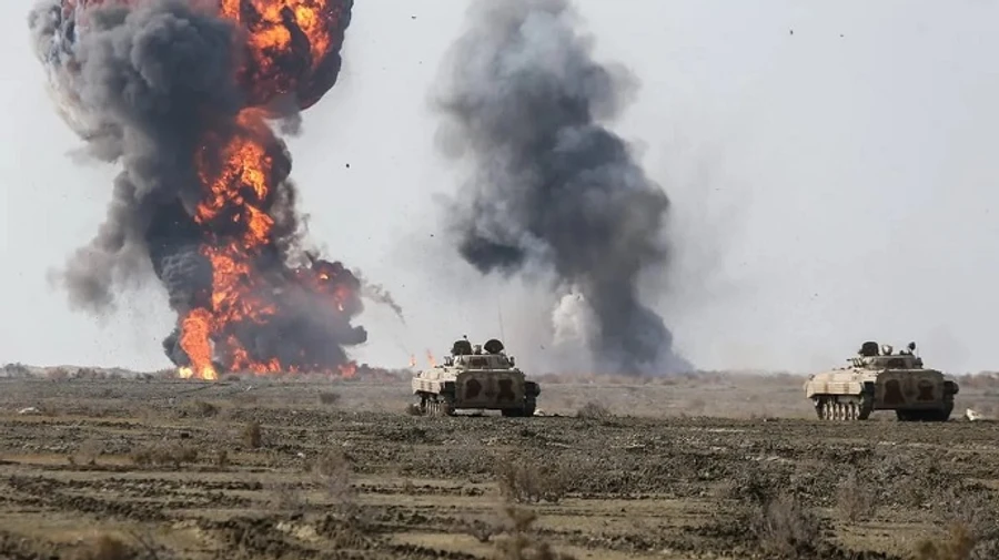 Иран начал военные учения возле Персидского залива