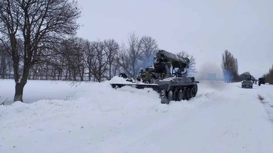 Синоптики объявили штормовое предупреждение