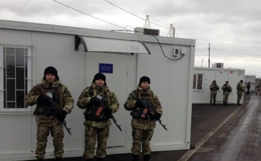 Боевики обстреляли контрольный пост Марьинка