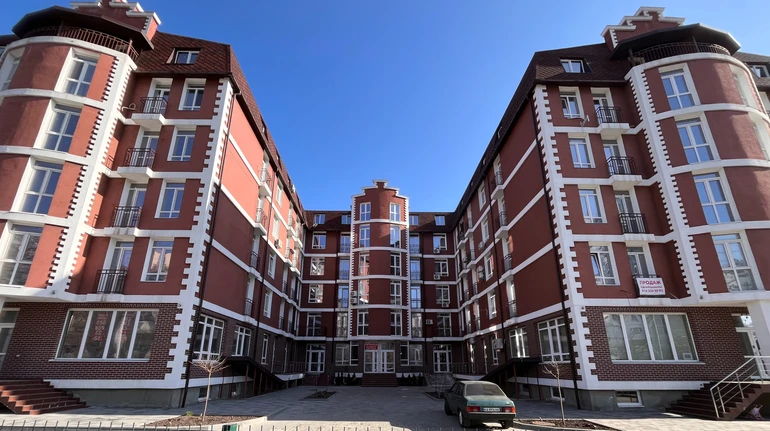 Лондон - Жуляны. История одного незаконного строительства в Киеве