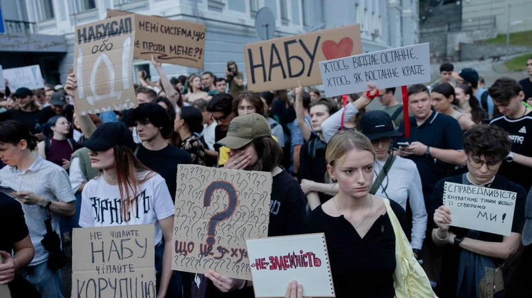 Стратегія в обхід уряду. Чи будуть наслідки від зміни правил головного антикор-документа країни