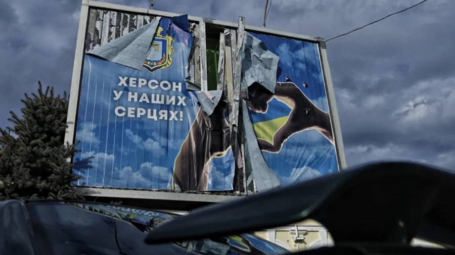 Russians strike Kherson, explosions occur in different districts