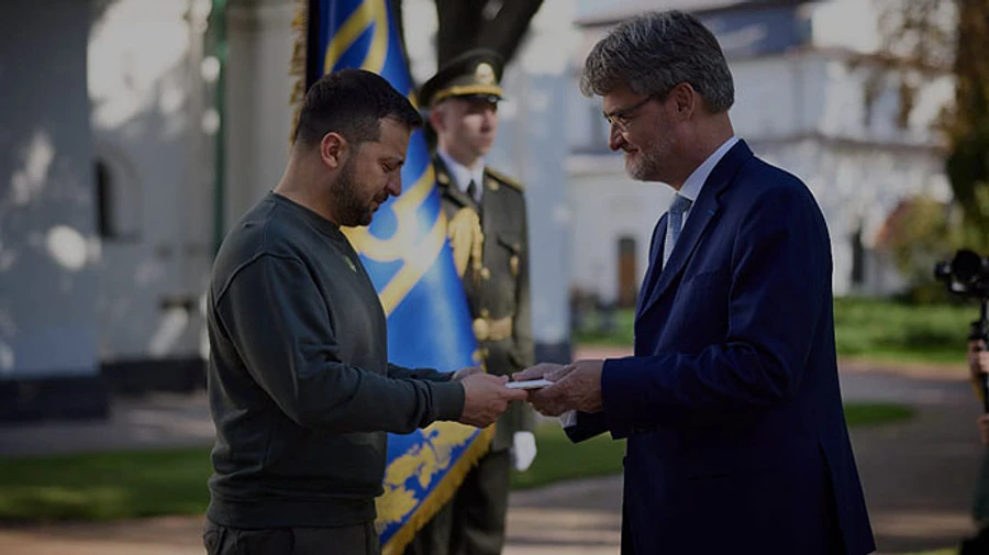 Посол: Франція хоче виробляти більше зброї, щоб допомогти Україні