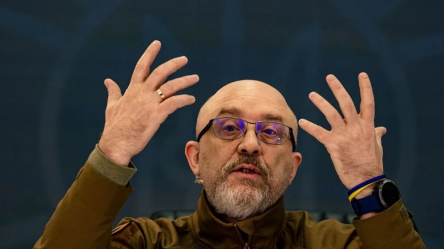 Ukraine's Defence Minister shows G7 ambassadors his new deputies and speaks about fighting corruption