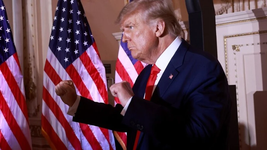 Маск спитав у користувачів Twitter, чи потрібно розбанити Трампа