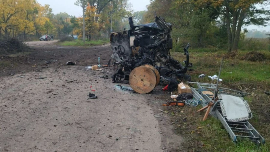 Communication company car drives over landmine, driver killed