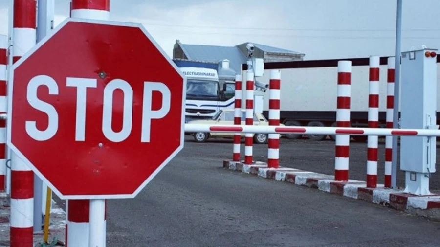 В Крыму запретили выезд мужчин без разрешения военкомата