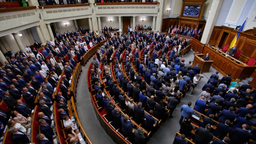 Рада вернула конкурсы на госслужбу, расширив полномочия и.о. министров