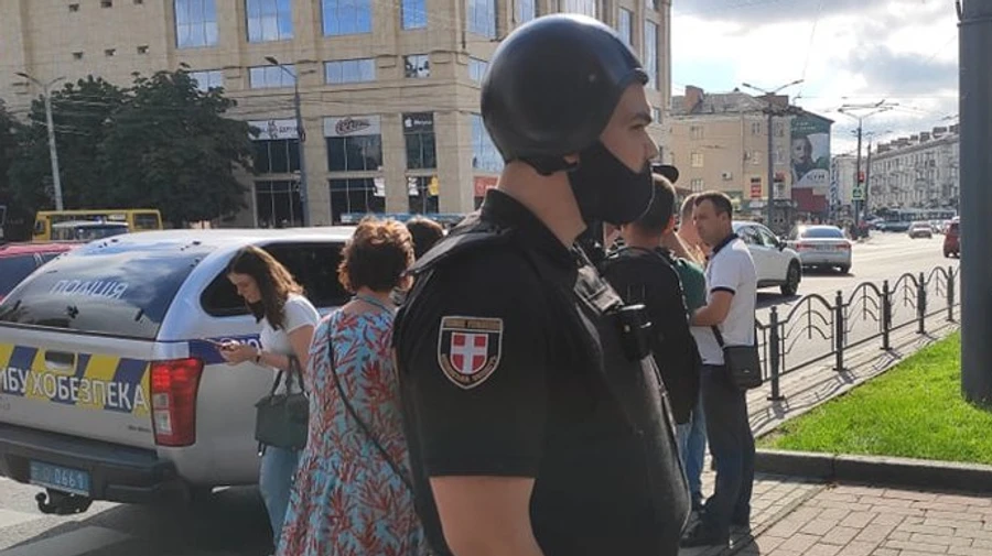 В Луцке террорист захватил автобус с 20 заложниками, звучали выстрелы - полиция