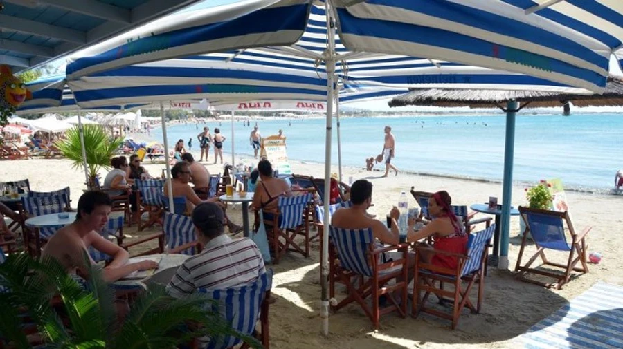 Греція перейшла на наступний етап ослаблення карантину