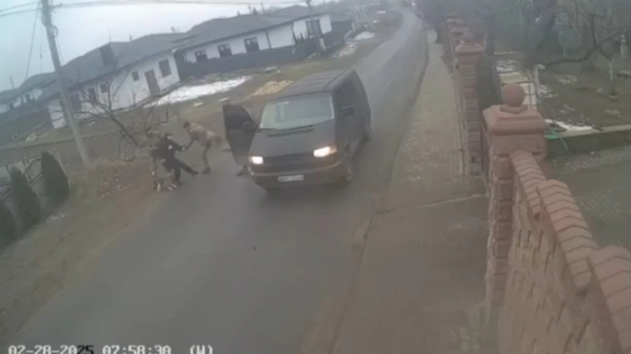 ТЦК заявив про затримання ухилянта, коли той гуляв з собакою – відправили у кінологічний підрозділ