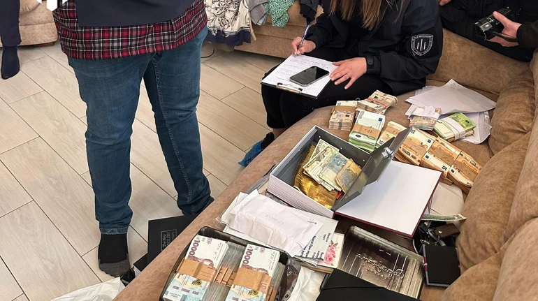 Зловживання під час реконструкції енергооб'єкта: судитимуть керівників української ГЕС