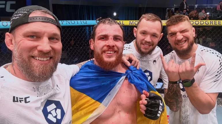 Друга перемога українця в UFC: Донченко безжально побив американця Мороно