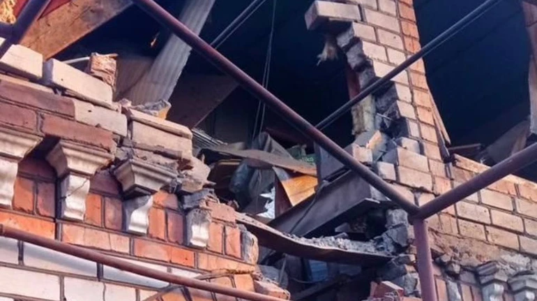 Окупанти гатили по Дніпропетровщині – пошкоджено підприємство і АЗС, вирували пожежі