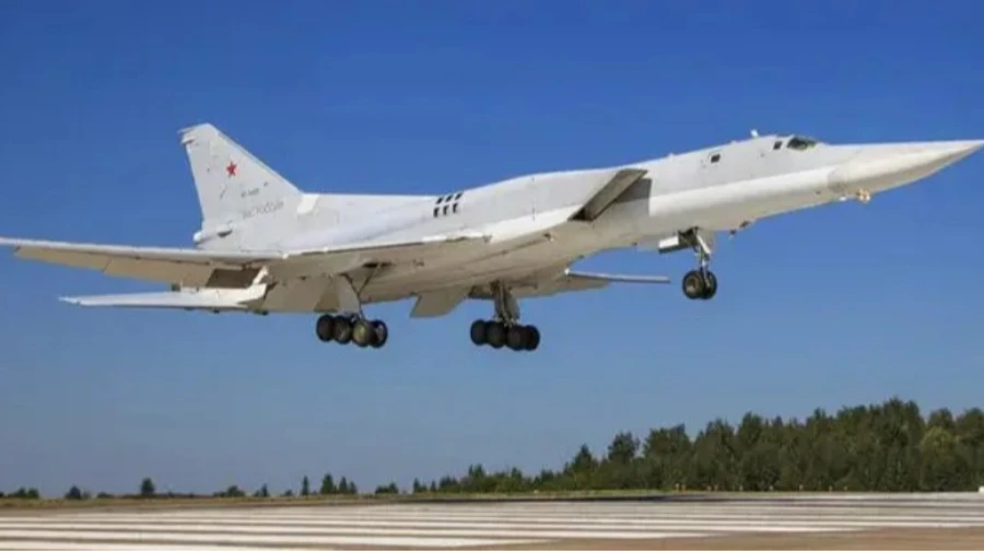 Tu-22M3 bomber crashes in Russia – video