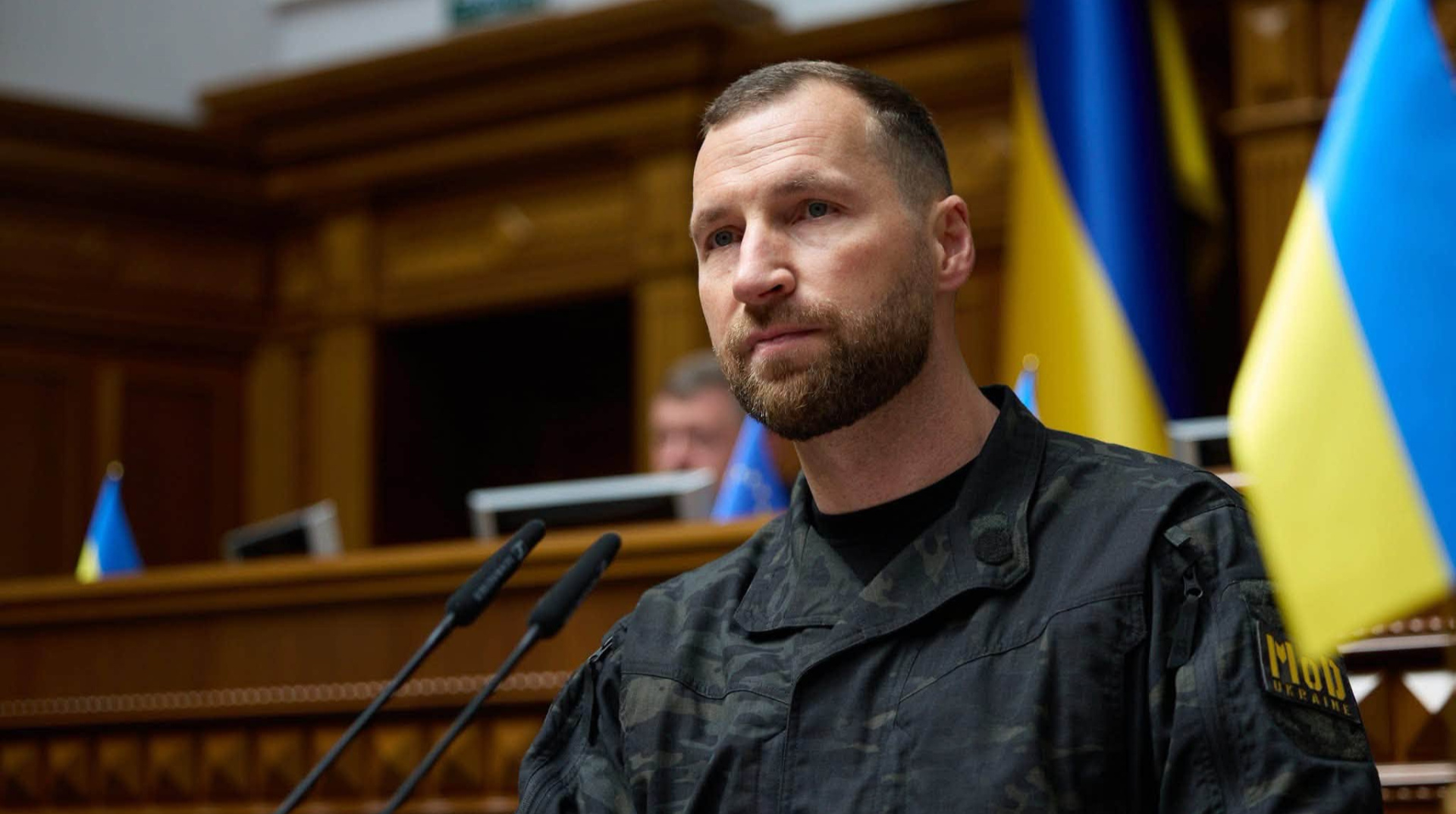 У Міноборони уточнили, як Хмару звільнили з військової служби