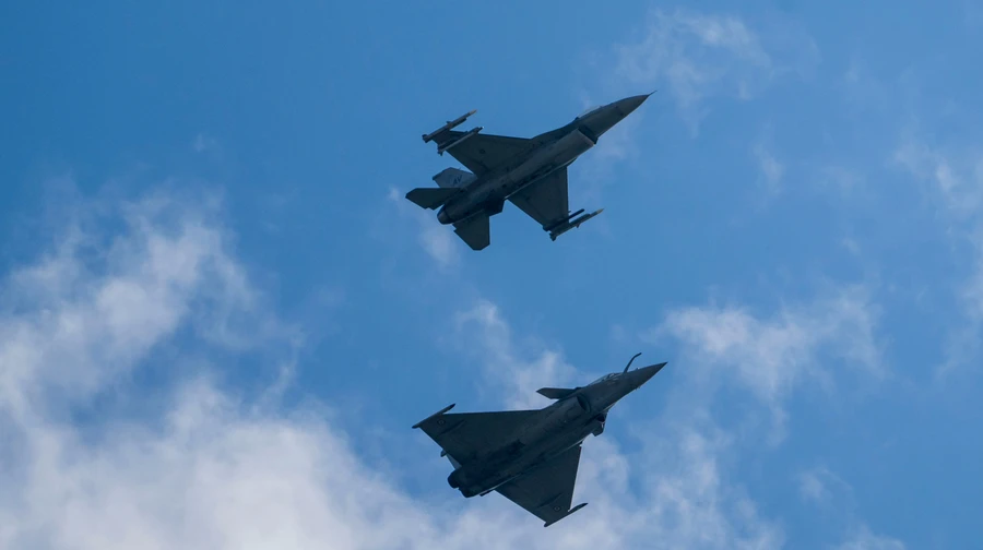 Polish airports suspend operations for second day running amid Russian drone attacks on Ukraine