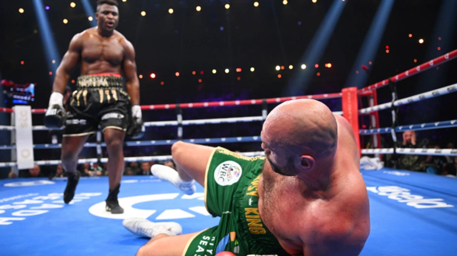 Напередодні бою з Усиком Ф'юрі ледь не програв ексчемпіону UFC