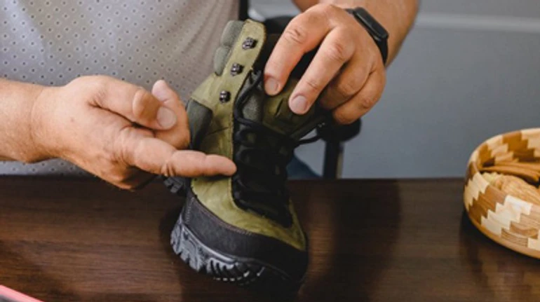 Від класичного до тактичного. Як сімейна фабрика з Луцька почала шити взуття для військових