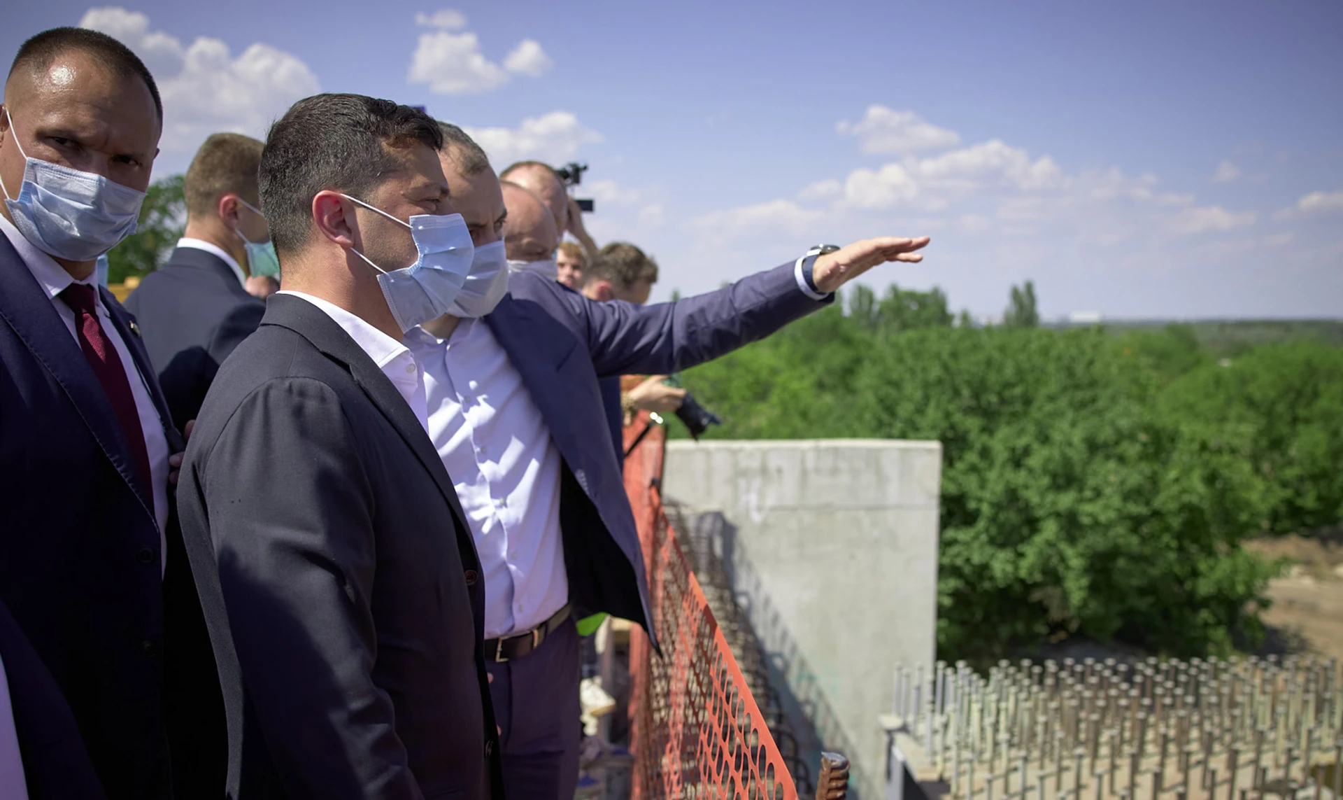 Слуги и хозяева. Как партия Зеленского готовится проиграть выборы