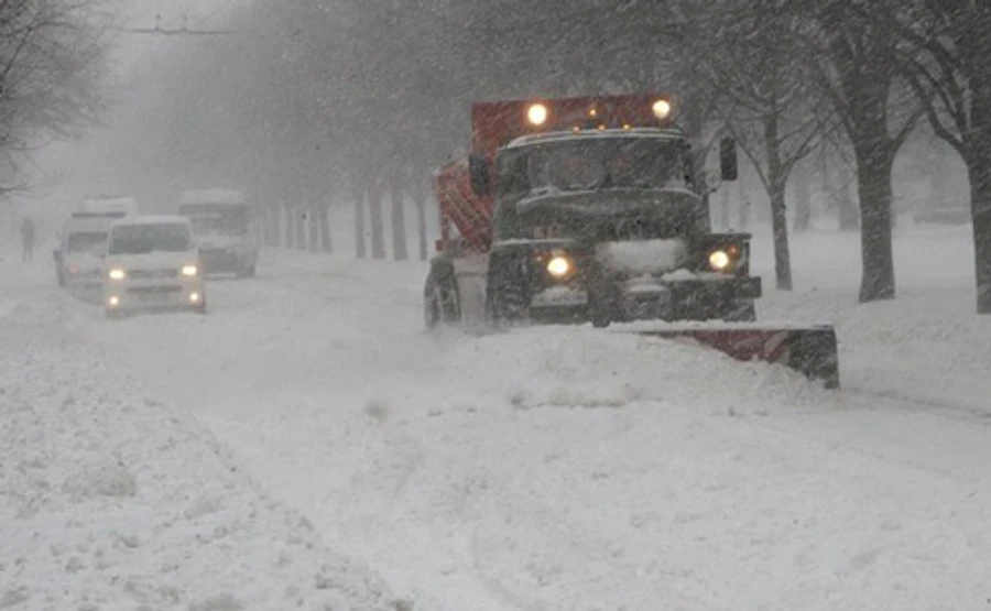 В Україні погіршення погоди і сильний сніг, у Києві відкрили пункти обігріву