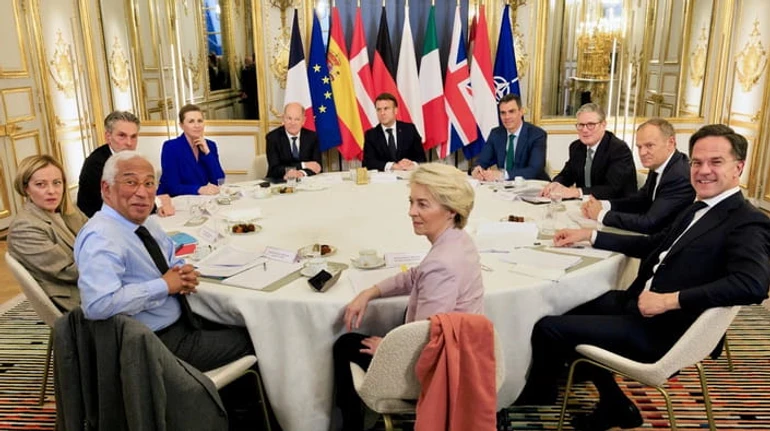 Коаліція сміливих та Олафа Шольца. Про що домовилися та що стало проблемою на саміті у Парижі