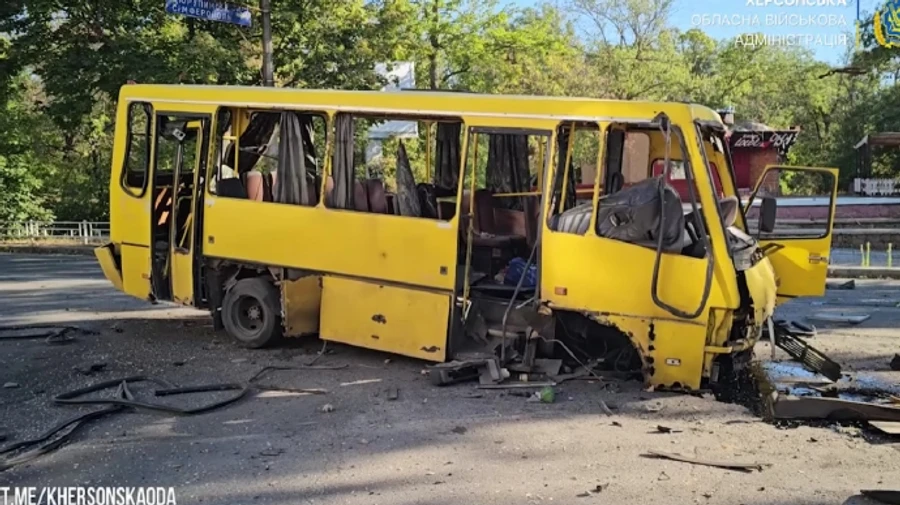 ОВА: Херсон зазнав масованої атаки росіян: 15 авіабомб і артилерія по центру міста