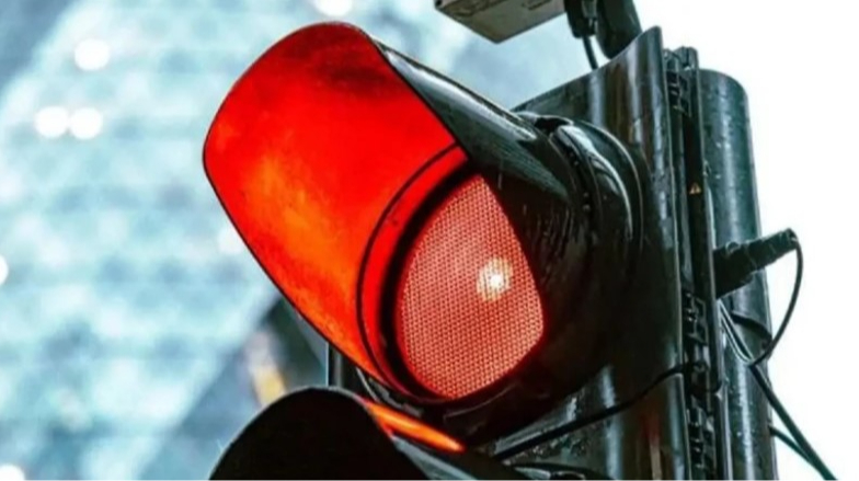 У Києві під час хвилини мовчання світлофори вмикатимуть червоний