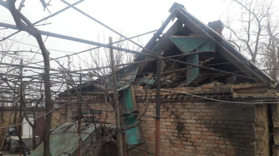 Russians attack Nikopol with artillery and kamikaze drones, injuring a man