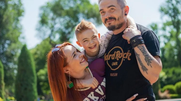 Я би хотіла, аби сім'ї не боялися підлітків. Історія родини, яка всиновила 12-річного хлопчика з інтернату