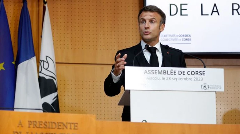 Макрон запропонував надати острову Корсика обмежену автономію