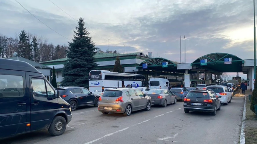 Over 140,000 nationals, mostly men, return to Ukraine since the start of Russian invasion