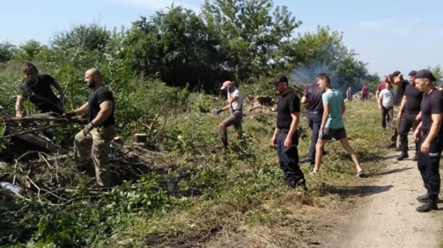 На смітнику знайшли тіло хлопця, яке там заховали друзі 17 років тому