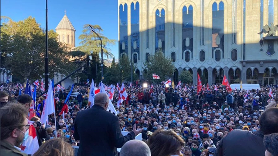 Оппозиция Грузии выдвинула властям три требования и ждет до вечера