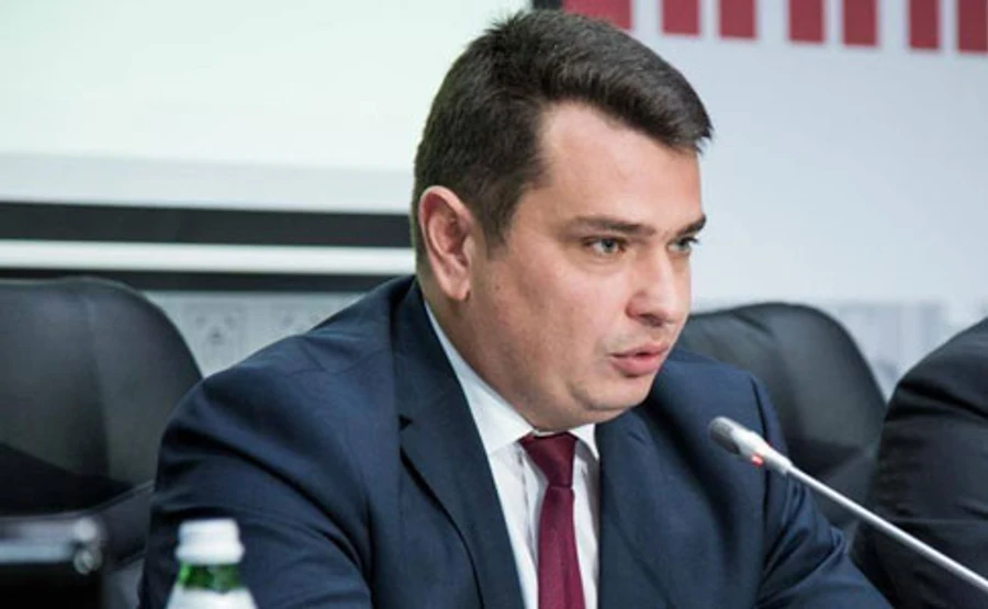 Сытник намекает, что Аваков ему мстит за рюкзаки