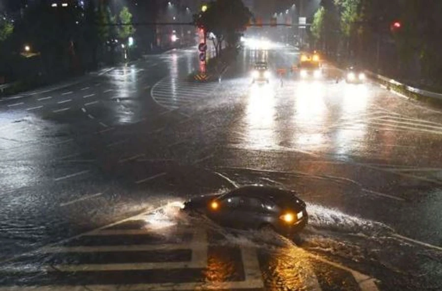 В Японії вирує тайфун Лан: є загиблі та травмовані