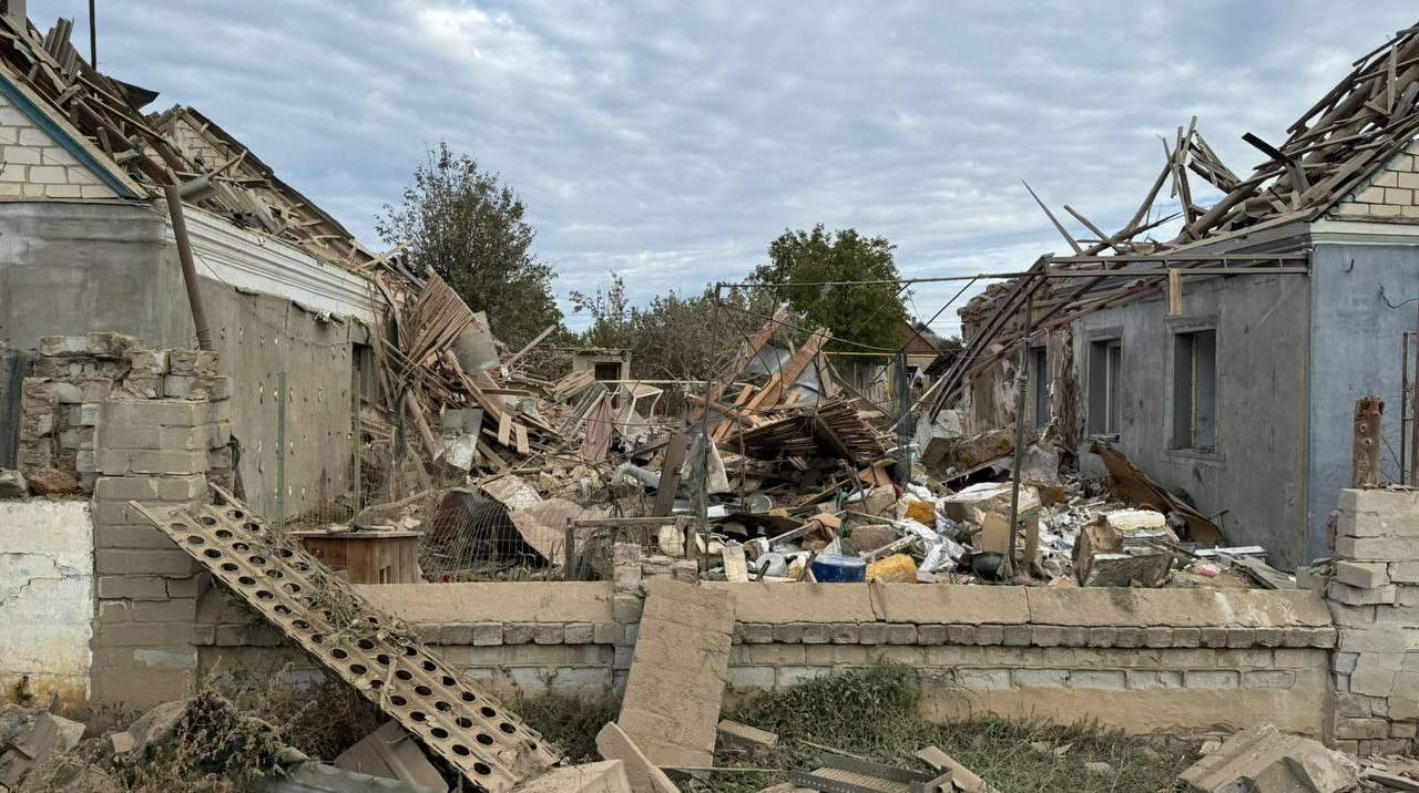 Russian morning attack on Kherson Oblast kills woman and injures children