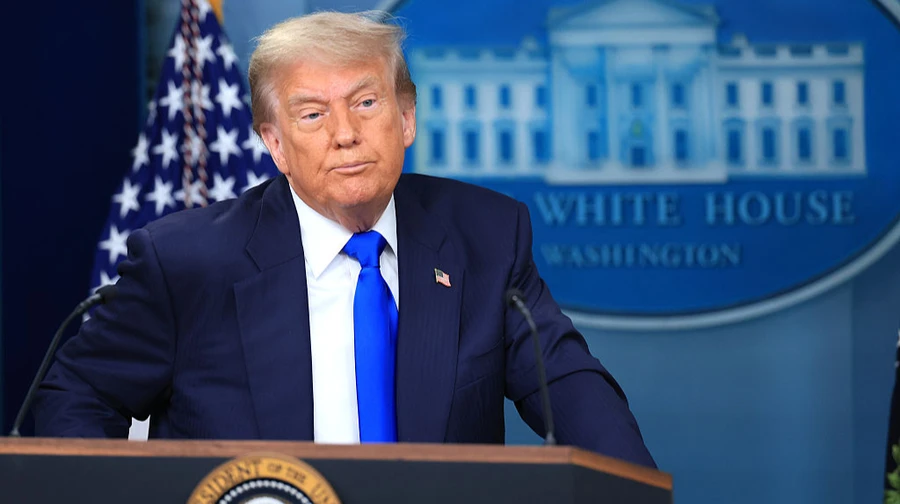 Трамп вчитався в Конституцію США, де написано, що втретє балотуватися не можна