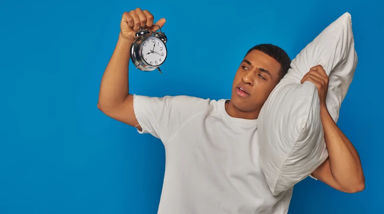 Просыпаетесь незадолго до сигнала будильника? Ученые объяснили, почему так бывает