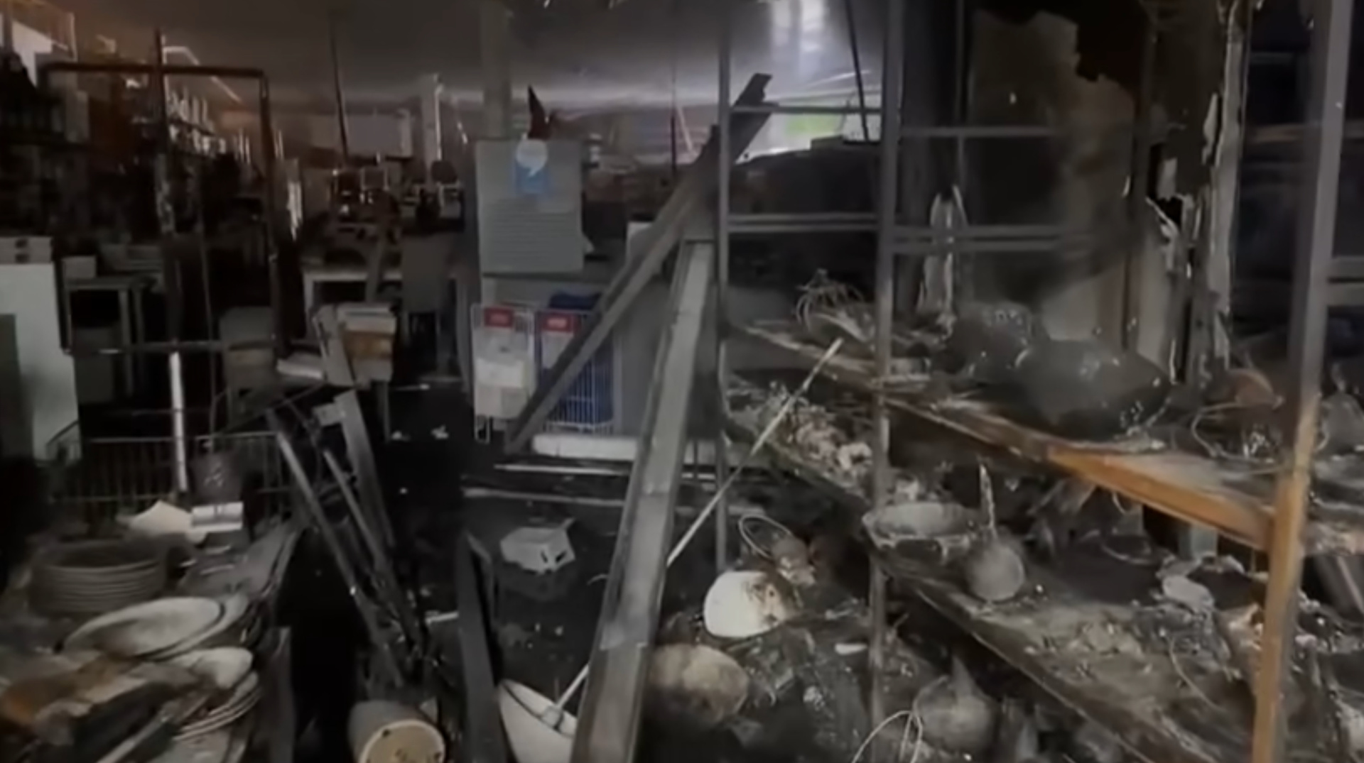 Negozio JYSK a Zaporizhzhia colpito da droni e bombe guidate, nessun ferito