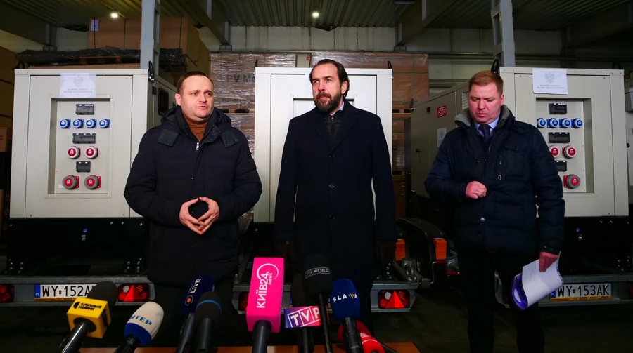 Kyiv receives first batch of generators pledged by Poland