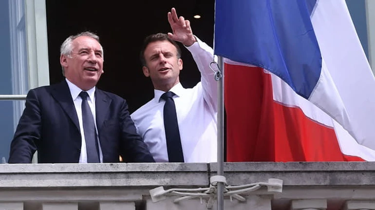 Вынужденный выбор Макрона: чего ждать Украине от нового премьер-министра Франции