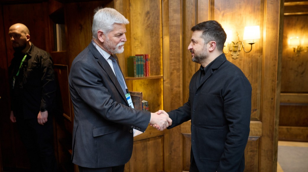 У президента Чехії пояснили, чому не можуть забрати у Зеленського ордена Білого лева У президента Чехії пояснили, чому не можуть забрати у Зеленського ордена Білого лева