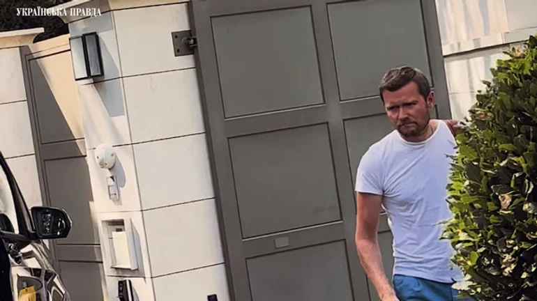 УП зустріла зятя Червоненка вдома в російського олігарха
