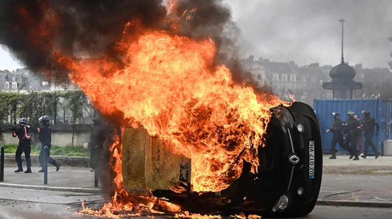 Європу накрили страйки. Профспілки блокують вокзали та аеропорти. Що відбувається?