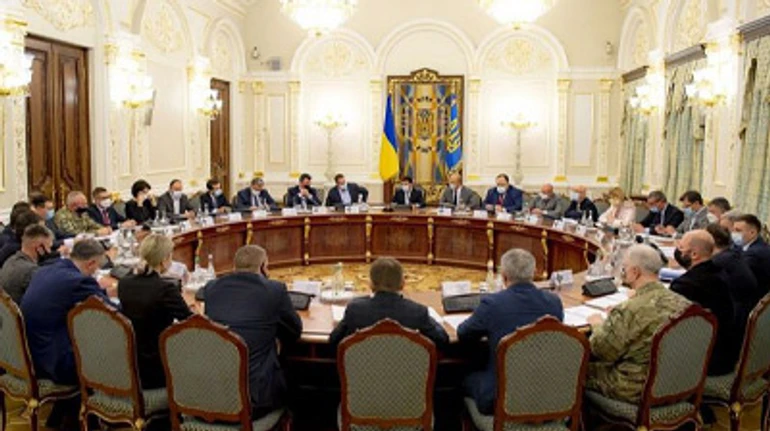 Королі контрабанди: хто потрапив під санкції РНБО і що про них відомо