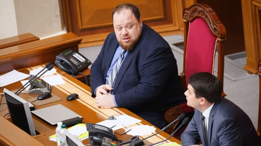 Зеленський хотів би замінити Разумкова на Стефанчука – джерела