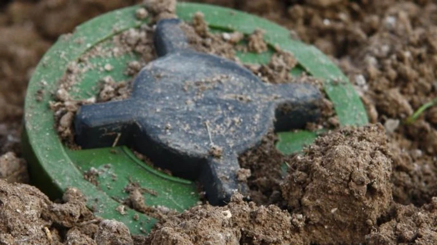 Двоє бійців травмувалися через підрив міни на Донеччині