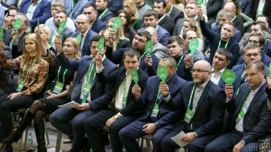 Рейтинг Слуги народу падає четвертий місяць поспіль