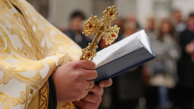 Від мобілізації у диякони: на Волині викрили священника, який за $10 тисяч обіцяв чоловіку висвячення